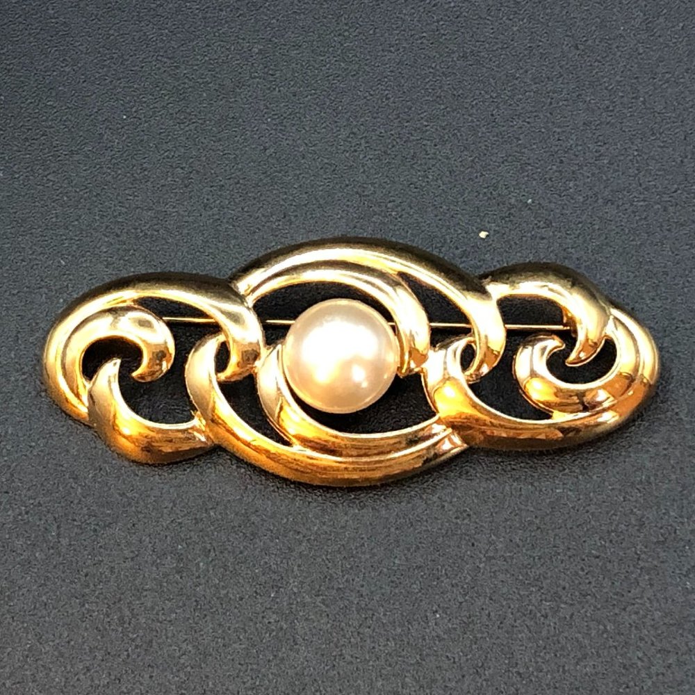 Rare Find Vintage Napier Gold Tone Swirl with Faux Pearl Brooch Pin